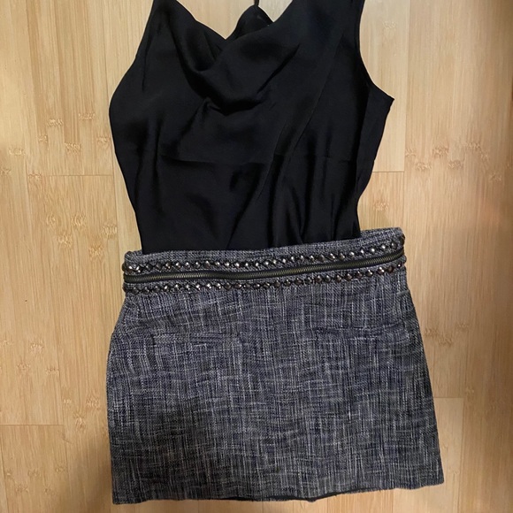 H&M Dresses & Skirts - H&M timeless mini skirt with funky details
